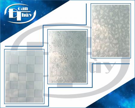 SKIN TRONG SUỐT VÂN HOA VĂN (12x18CM - Giá: 17,000đ)